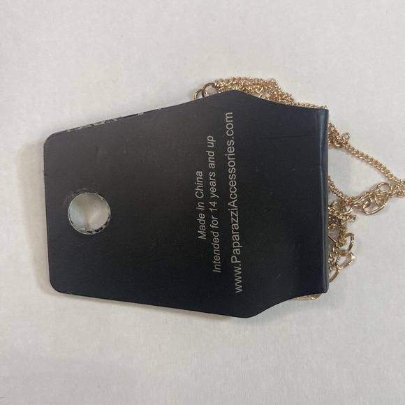 Beautiful Paparazzi Jewelry New Earrings And Necklace Set Feather And Chains - Picture 11 of 12